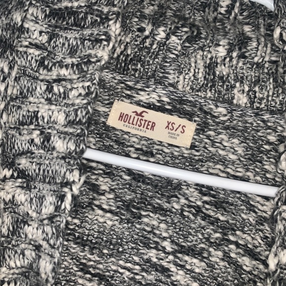 Gray cardigan from Hollister - Picture 3 of 3